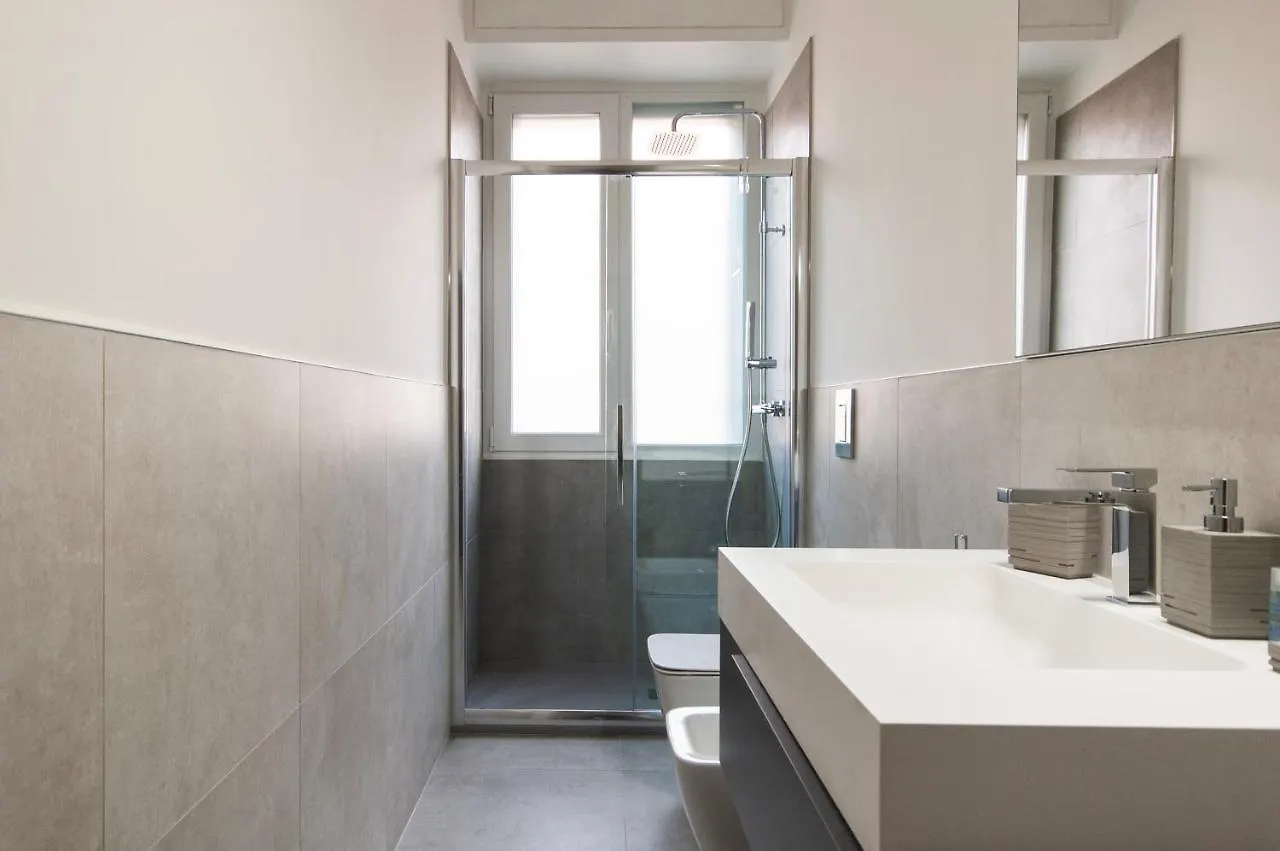Youhosty - Del Castagno 2 Milano