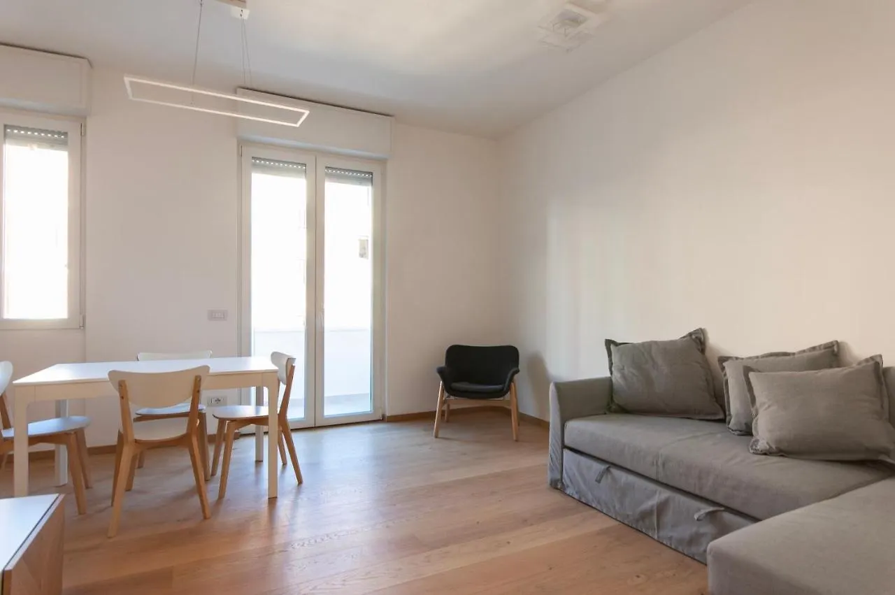 Youhosty - Del Castagno 2 Milano